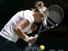Belgická tenistka Kim Clijstersová se raduje z vítězství v osmifinále Australian Open nad Slovenkou Danielou Hantuchovou.