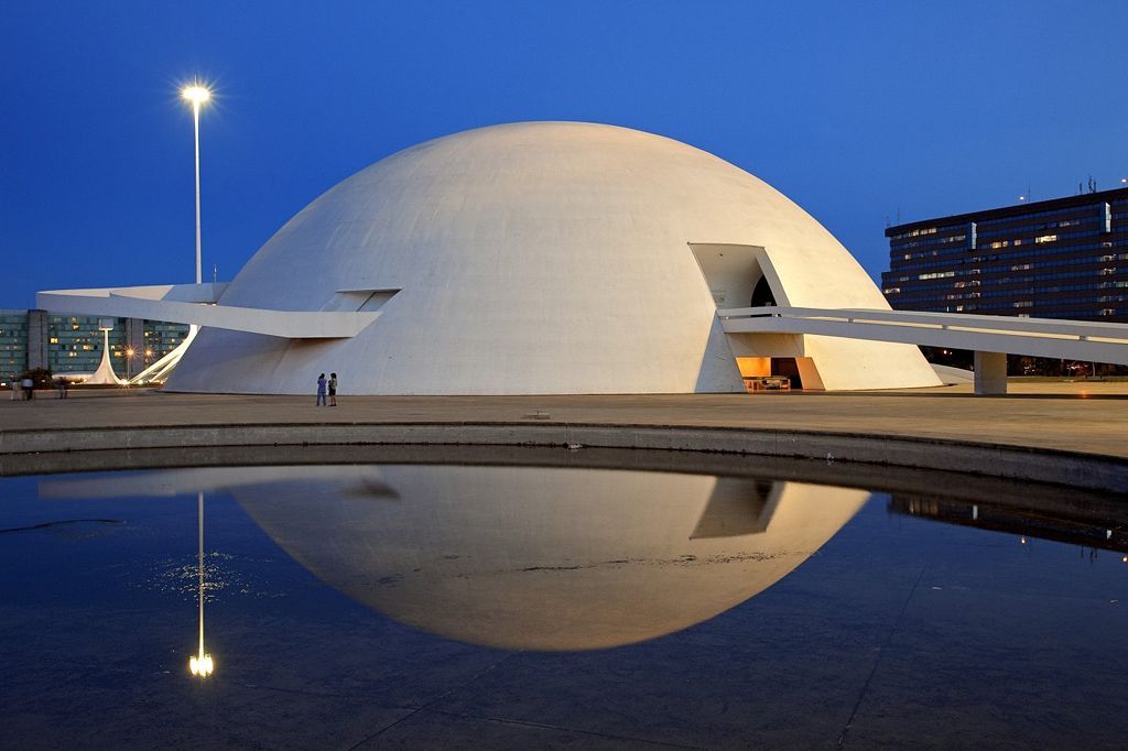 Oscar Niemeyer - Brasília - Národní muzeum