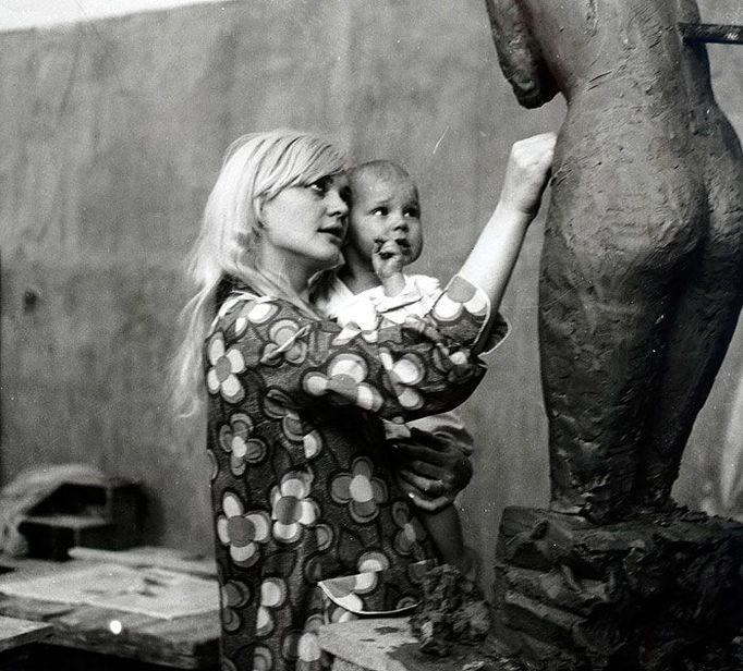 Hana Brejchová ve filmu Nejkrásnější věk z roku 1968.