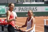 Lucie Šafářová si zatrénovala s Petrou Kvitovou, která teprve v pátek odpoledne prozradí, zdali se turnaje zúčastní.