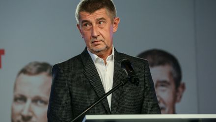 Babiš versus Smetana: Masírujete lidi negativními věcmi, říká premiér