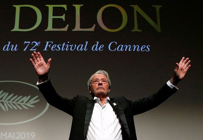 Alain Delon na festivalu v Cannes roku 2019.