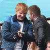 Zpěvák Ed Sheeran a David Beckham v hledišti osmifinále Anglie - Německo na ME 2020