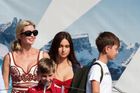 Mezi prvními hosty, kteří dorazili, byla dcera Donalda Trumpa Ivanka, její manžel Jared Kushner a jejich děti. Rodina se ubytovala v hotelu St Regis, nedaleko náměstí svatého Marka, jednom z mnoha pětihvězdičkových hotelů rezervovaných pro zhruba 200 svatebních hostů.