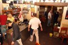 Výbuch v pražské restauraci způsobil kufřík štamgasta