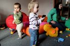 Baby friendly ČSSD: Na schůzi vezměte děti, strana pohlídá