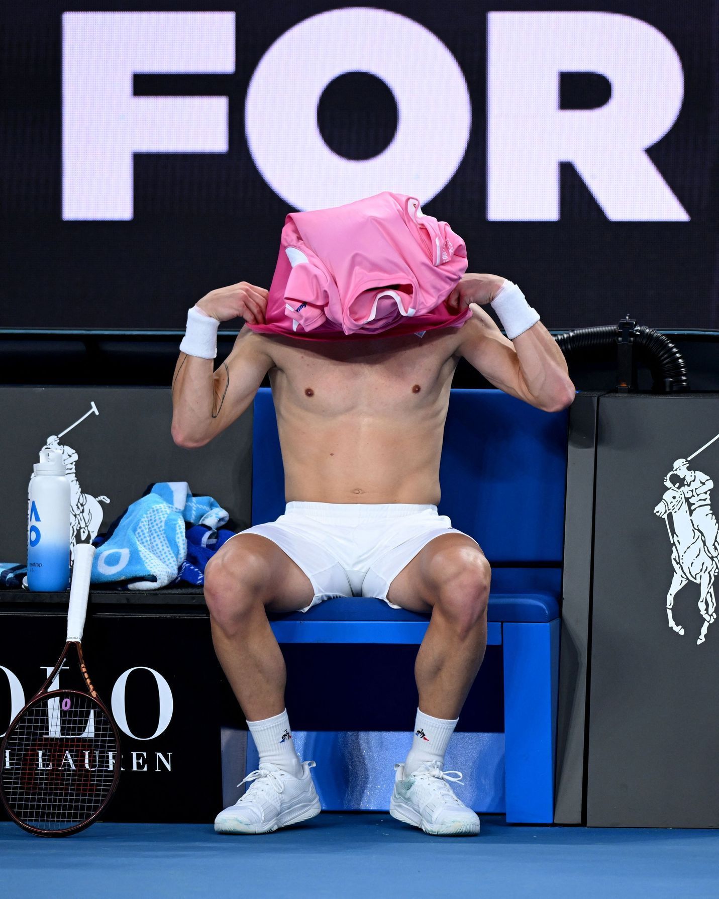 Jiří Lehečka v zápase 3. kola Australian Open s Benjaminem Bonzim