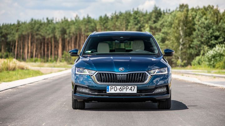 Trh s novými auty se nastartoval. Škoda znovu drtí konkurenci, Hyundai je druhý