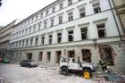 Pražský dům zničený výbuchem koupila Lázeňská investiční