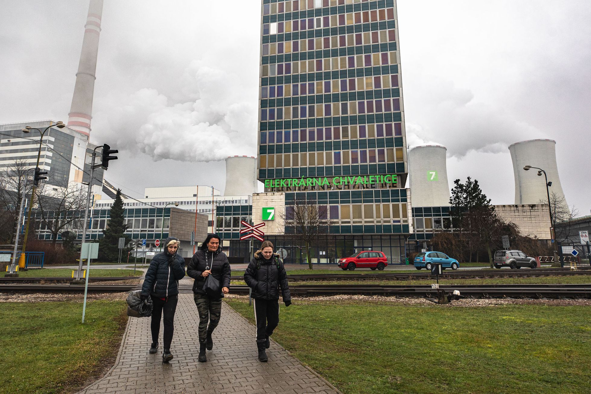Uhelná elektrárna Chvaletice, Sev.en, Pavel Tykač, energetika, znečištění, smog, ekologie, obec Trnávka