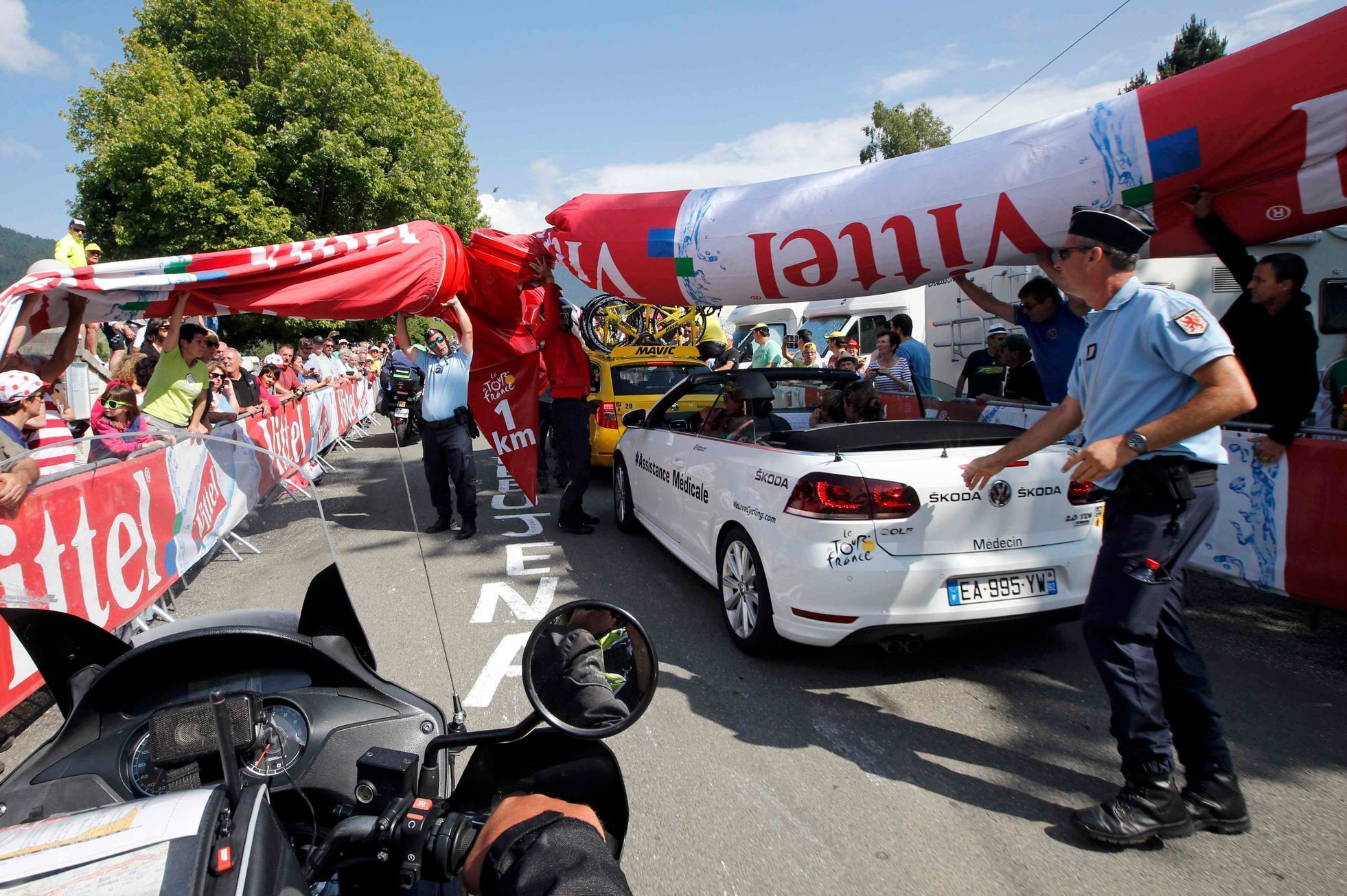 Tour de France 2016, 7. etapa: spadlé nafukovací označení posledního kilometru
