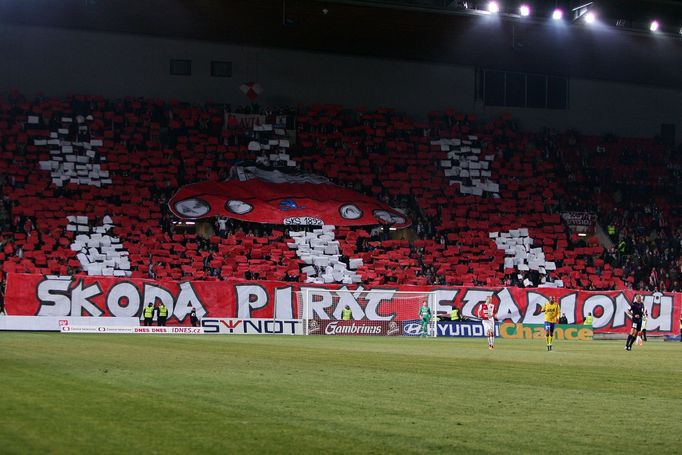 GL, Slavia-Teplice: choreo Slavie (Milan Škoda)