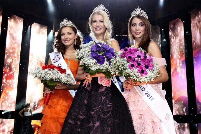 Česká Miss 2011 - Šárka Cojocarová, Jitka Nováčková a Denisa Domanská