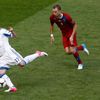 Fanis Gekas střílí gól v utkání Řecko - Česká republika na Euru 2012