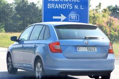 Tak vypadá nová Škoda Rapid. Odmaskovali jsme prototyp