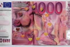 Žena směnila falešnou bankovku za 24 tisíc korun