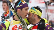 Martin Fourcade utěšuje staršího bratra Simona