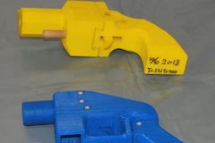 Muž si vyrobil zbraň na 3D tiskárně, dostal dva roky vězení