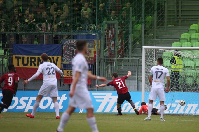 HET liga, Karviná - Sparta: radost Sparty z gólu na 0:1