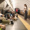 Ukrajina, Kyjev, metro, úkryt, civilisté, nálet, válka, Rusko