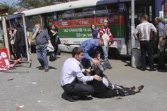 Útok na obyčejná místa. Ukrajinu vyděsila série výbuchů