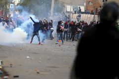 Tunisko vyhlásilo noční zákaz vycházení, vládu k tomu dohnaly rozsáhlé nepokoje