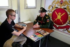 Realita je složitější. Analytici boří mýtus o Rusech ve válce, uvěřil mu i Trump