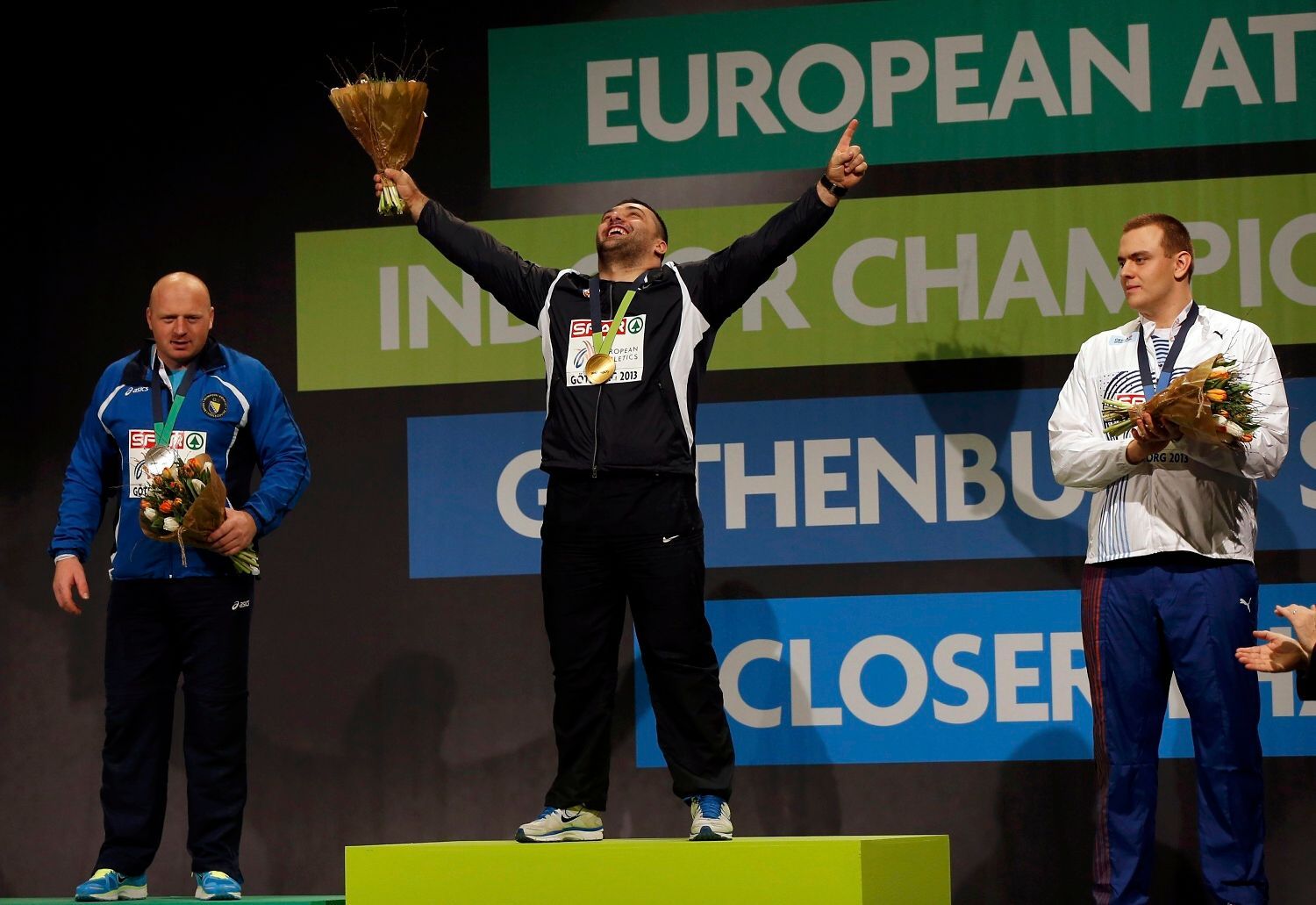 Halové ME v atletice 2013, vrh koulí: Hamza Alič (stříbrný), Asmir Kolasinač (zlatý) a Ladislav Prášil (bronzový)