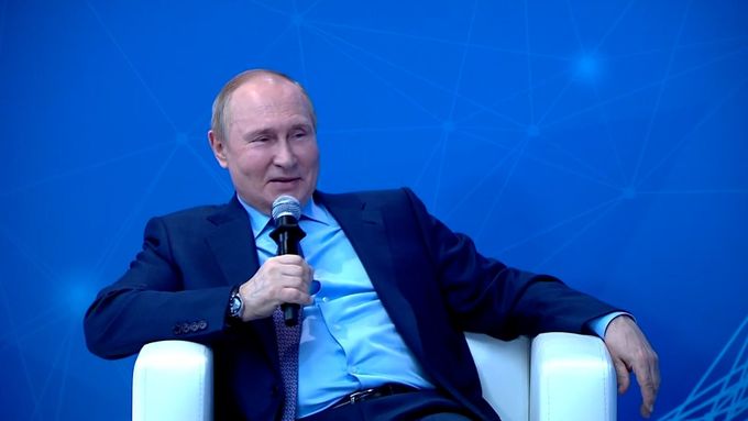 "Naším údělem je navracet území," prohlásil na začátku června Putin a přirovnal se k Petru Velikému