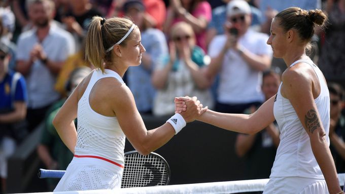 Karolína Muchová a Karolína Plíšková po v osmifinále Wimbledonu 2019