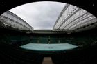 FOTO Do Wimbledonu zbývá den, hvězdy trénují na první kolo