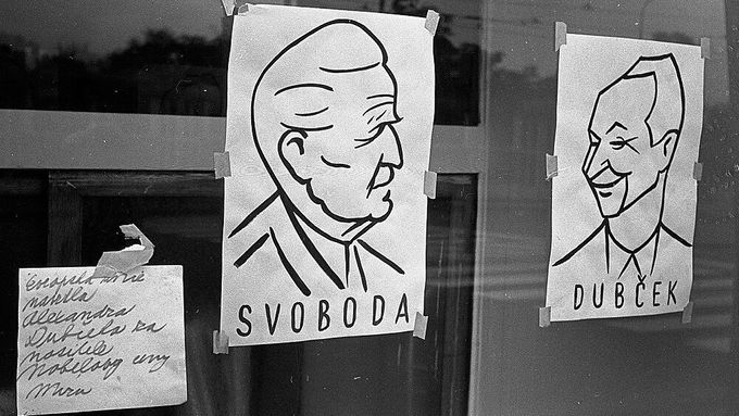 Přežili jsme Hitlera, přežijeme i Brežněva! Okupace Československa v 37 obrazech