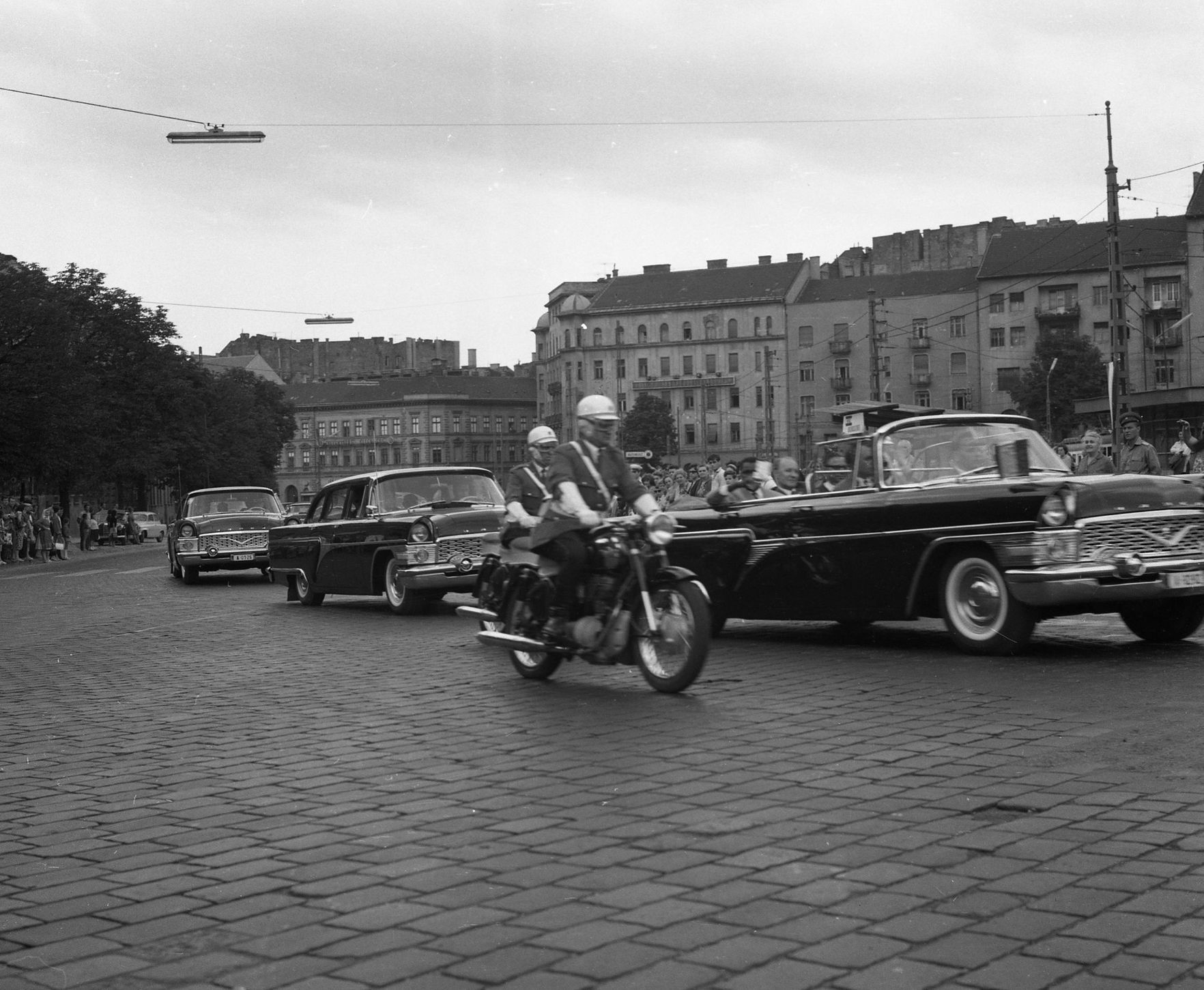 GAZ 13 Čajka