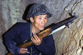 Džungle, napalm a Vietkong. Američany ve Vietnamu decimovali "neviditelní" partyzáni