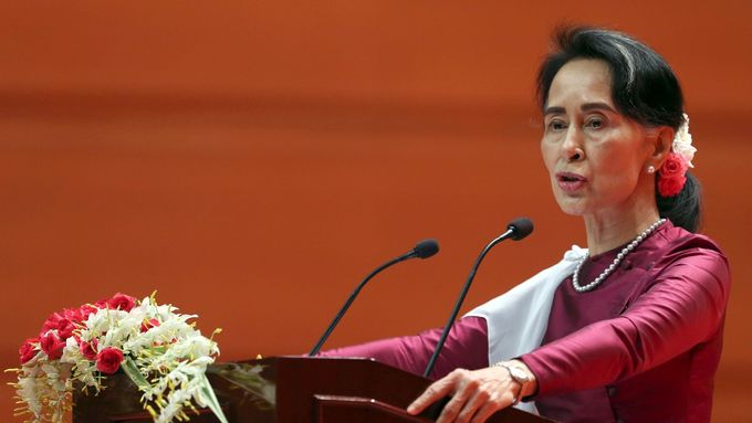 Barmská vůdkyně Su Ťij při projevu k národu o Rohinzích.