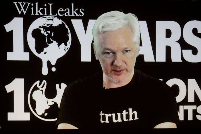 Julian Assange byl prostřednictvím videorozhovoru na konferenci k 10. výročí od založení Wikileaks.