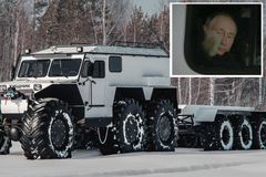 To se nepovedlo. Putin vyzkoušel nové ruské terénní auto, jeho výraz mluvil za vše