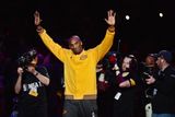 10. Kobe Bryant (50 milionů dolarů ročně) - Americký basketbalista letos ukončil kariéru, přesto si v dresu Lakers stihl vydělat 50 milionů dolarů za rok.