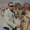 Premiér Mirek Topolánek utajeně navštívil české vojáky v Afghánistánu