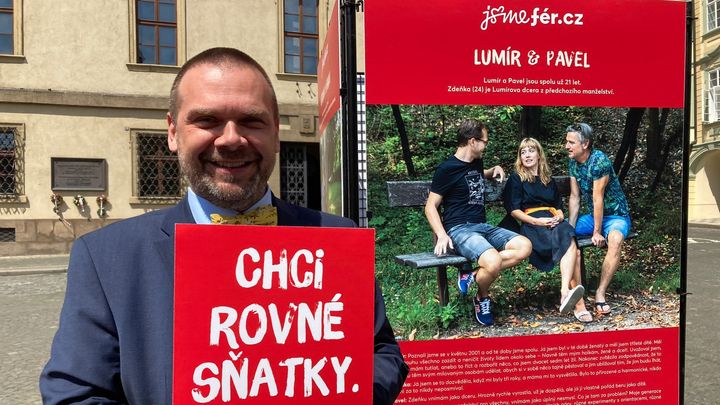 Manželství pro všechny má jen malou šanci. Poslanci jsou proti a řeší kompromis