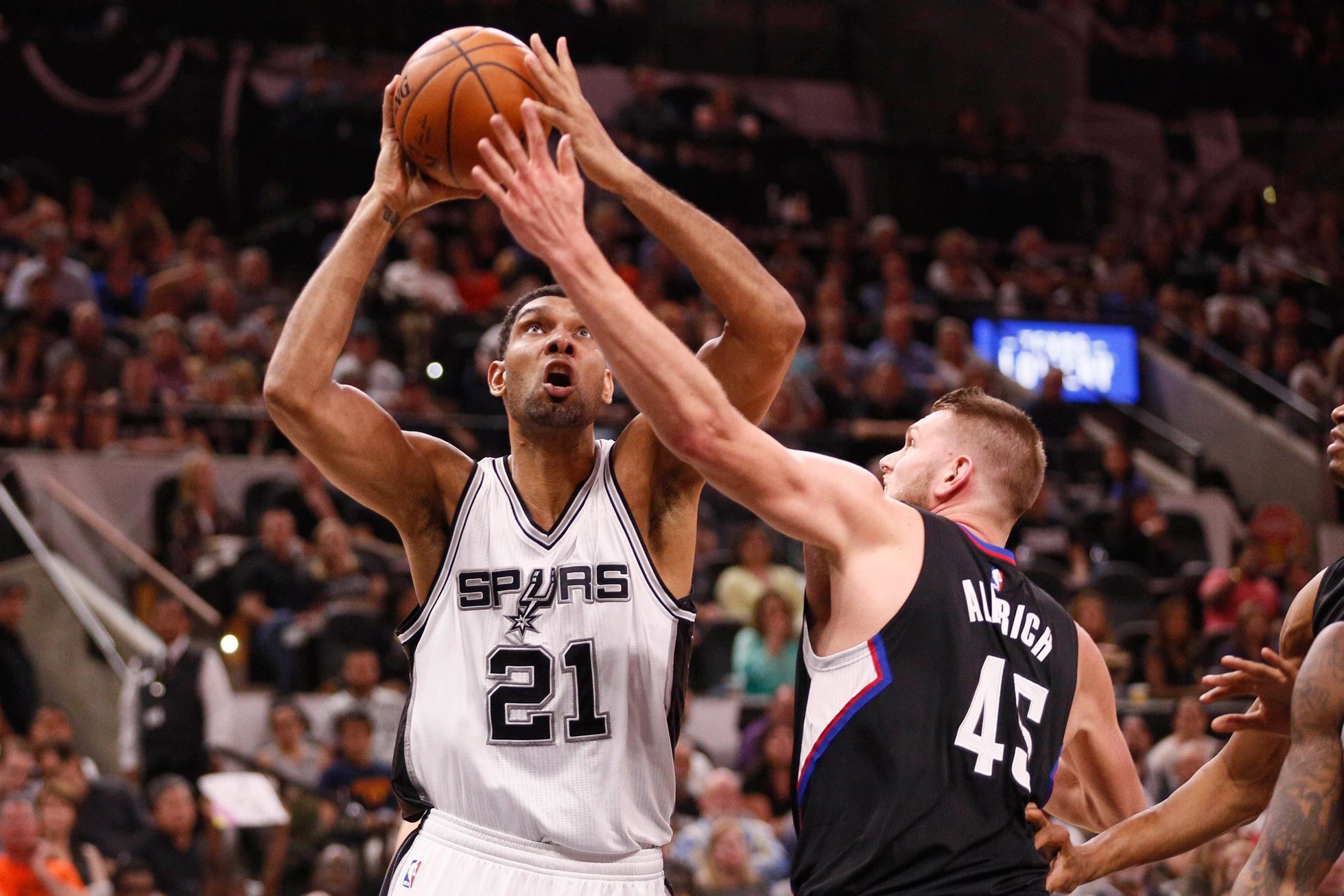 Los Angeles Clippers (Cole Aldrich) vs. San Antonio Spurs (Tim Duncan)