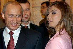 Ruská televize chtěla show, v níž by zářila přítelkyně Putina. Nákup zmařily sankce