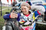 Čtyřkolkářka Olga Roučková jako první Češka dokončila Rallye Dakar. A to si zaslouží "selfíčko", ne?