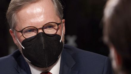 Zeman drží všechny karty, je to jeho vláda, teď už ale nemá důvěru, říká Fiala
