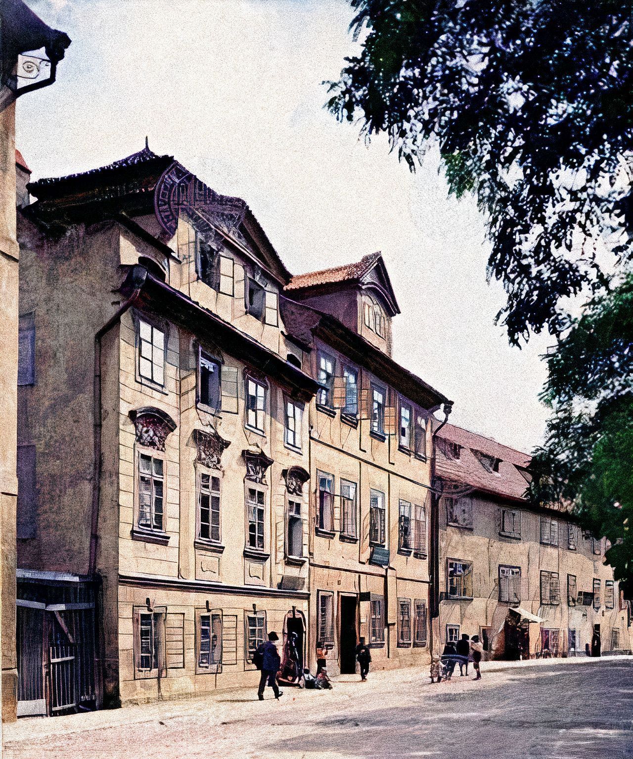 Tenkrát, Praha, historie, Domácí