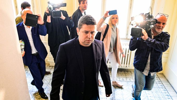Andrej Babiš mladší u soudu svéto otce v kauze dotací pro Čapí hnízdo.