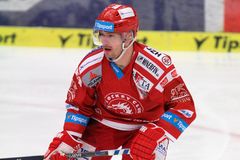 Petružálek: Hraje se nám líp venku, v Třinci nám chybí šestý hráč v podobě fanoušků. Je to ubíjející