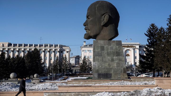 "Tato válka je jako upír." Mladí Burjati umírají na Ukrajině za Rusko a Putina; Zdroj foto: Reuters