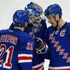 Callahan, Stepan a Lundqvist slaví vítězství Rangers