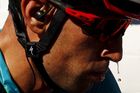 Cyklista Nibali si při pádu v olympijském závodě zlomil obě klíční kosti